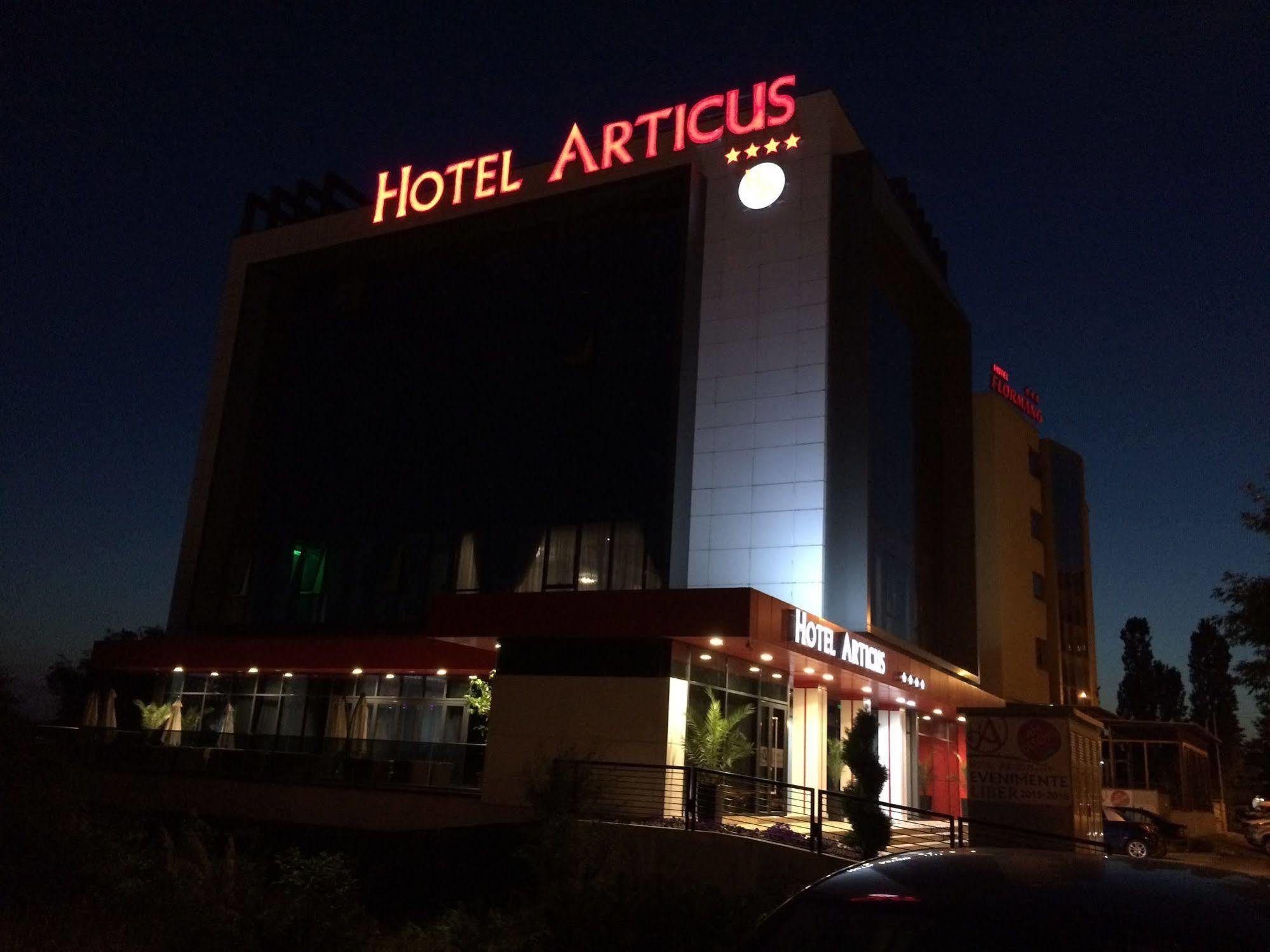 Hotel Articus Craiova Buitenkant foto