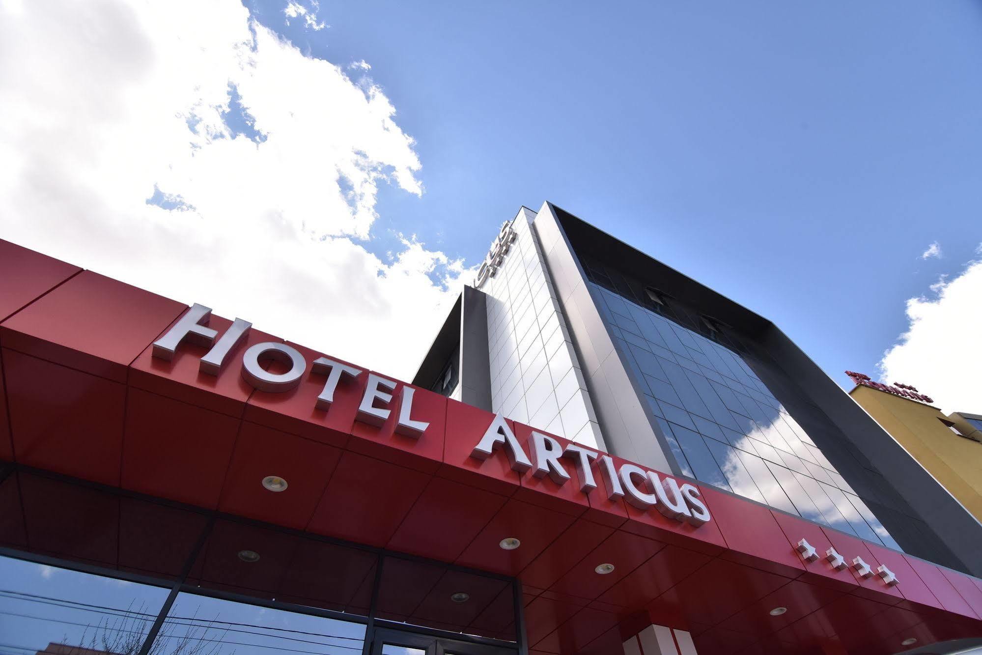 Hotel Articus Craiova Buitenkant foto